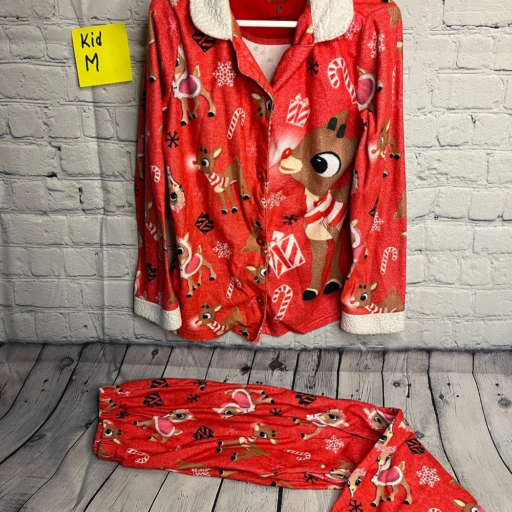 🌻Youth M Rudolph Pajamas